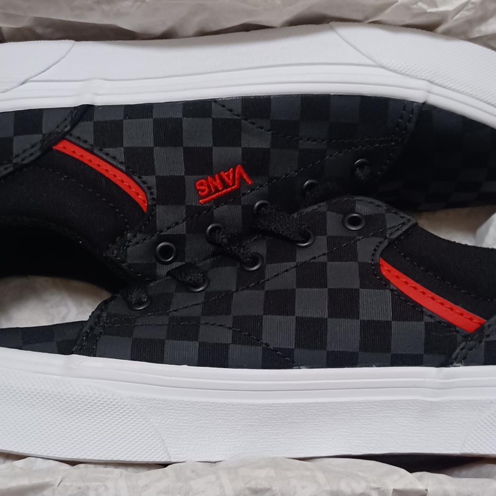 VANS Off The Wall, Seldan (Checkerboard) Black / VN0A4U25276 / Boy Size 3.5 YT - Picture 6 of 6
